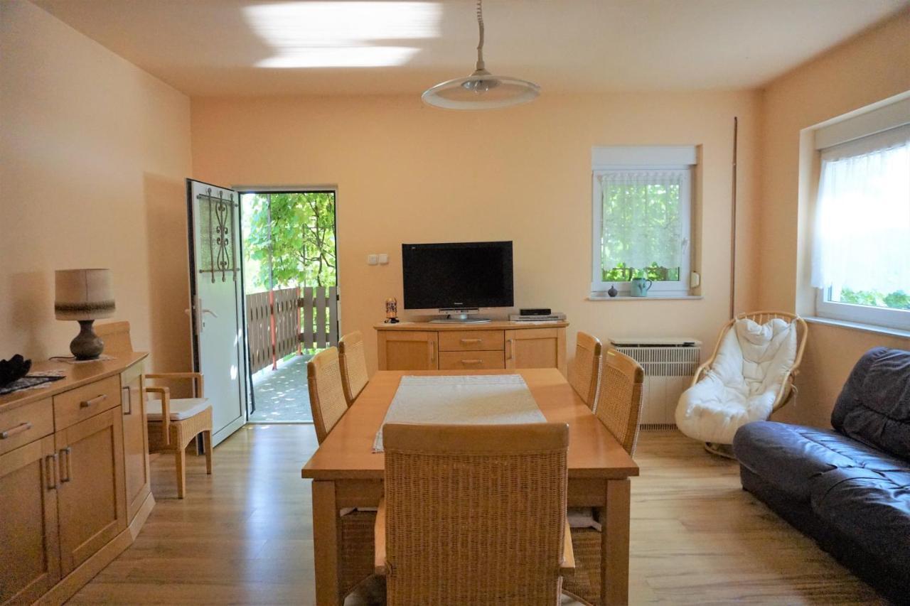 Ferienhaus Plattensee/Balaton Villa Szolad Buitenkant foto