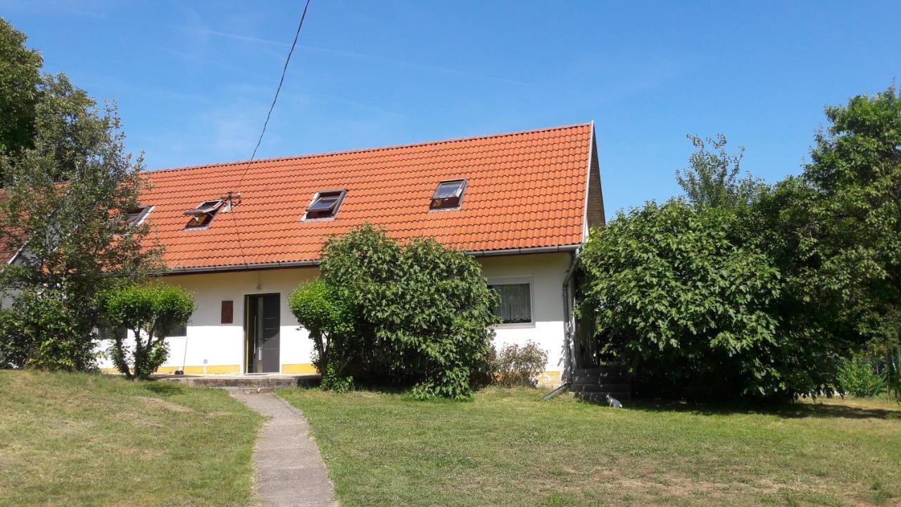Ferienhaus Plattensee/Balaton Villa Szolad Buitenkant foto